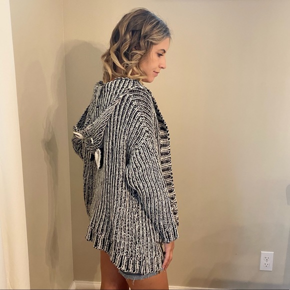 Love & Liberty Cute Animal Hooded Sweater - Picture 13 of 15